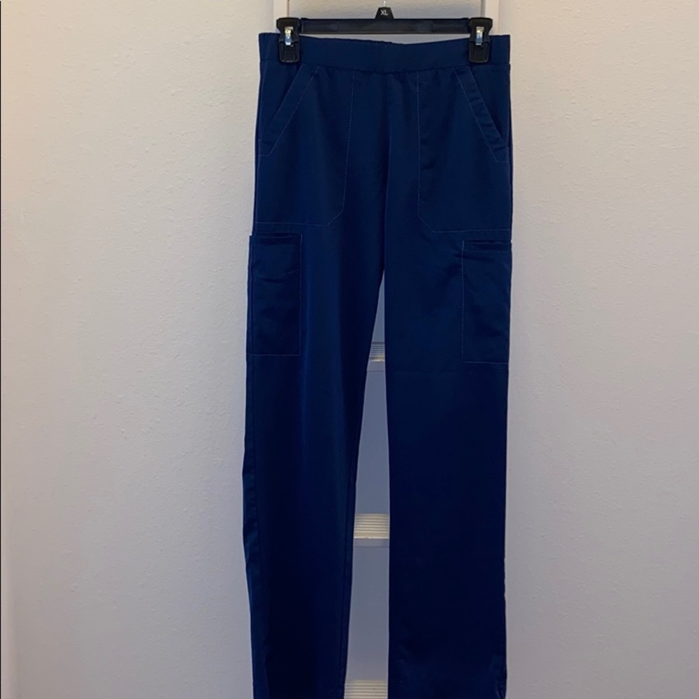 Spread Good Cheer Scrub Pants Size: S